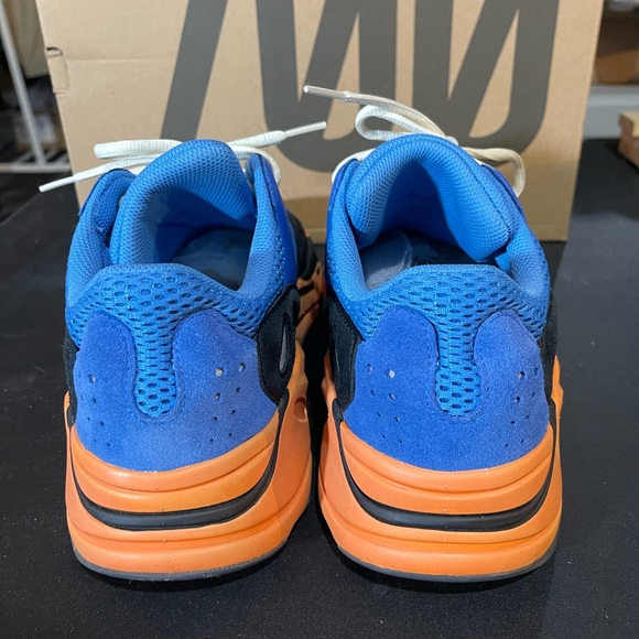 Yeezy 700 Bright Blue - Picture 3 of 11